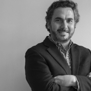 Santiago Laverde Roldán, rector del Buckingham School
